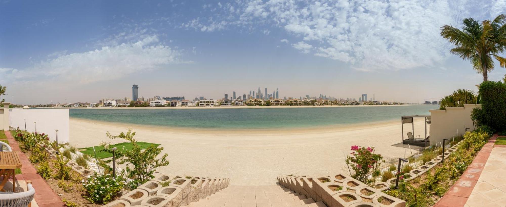 Apartment Stunning With Private Pool & Access